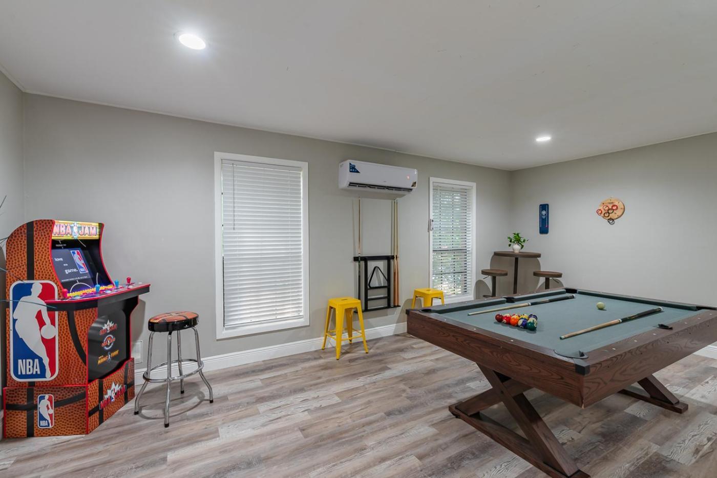 Fun 'N Sun Heated Pool & Gameroom By Fiesta Texas ซานอันโตนิโอ ภายนอก รูปภาพ