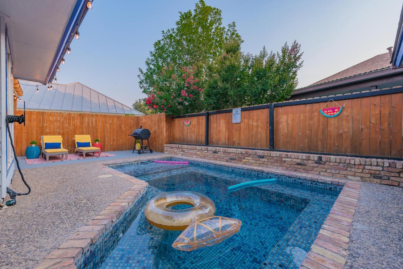 Fun 'N Sun Heated Pool & Gameroom By Fiesta Texas ซานอันโตนิโอ ภายนอก รูปภาพ